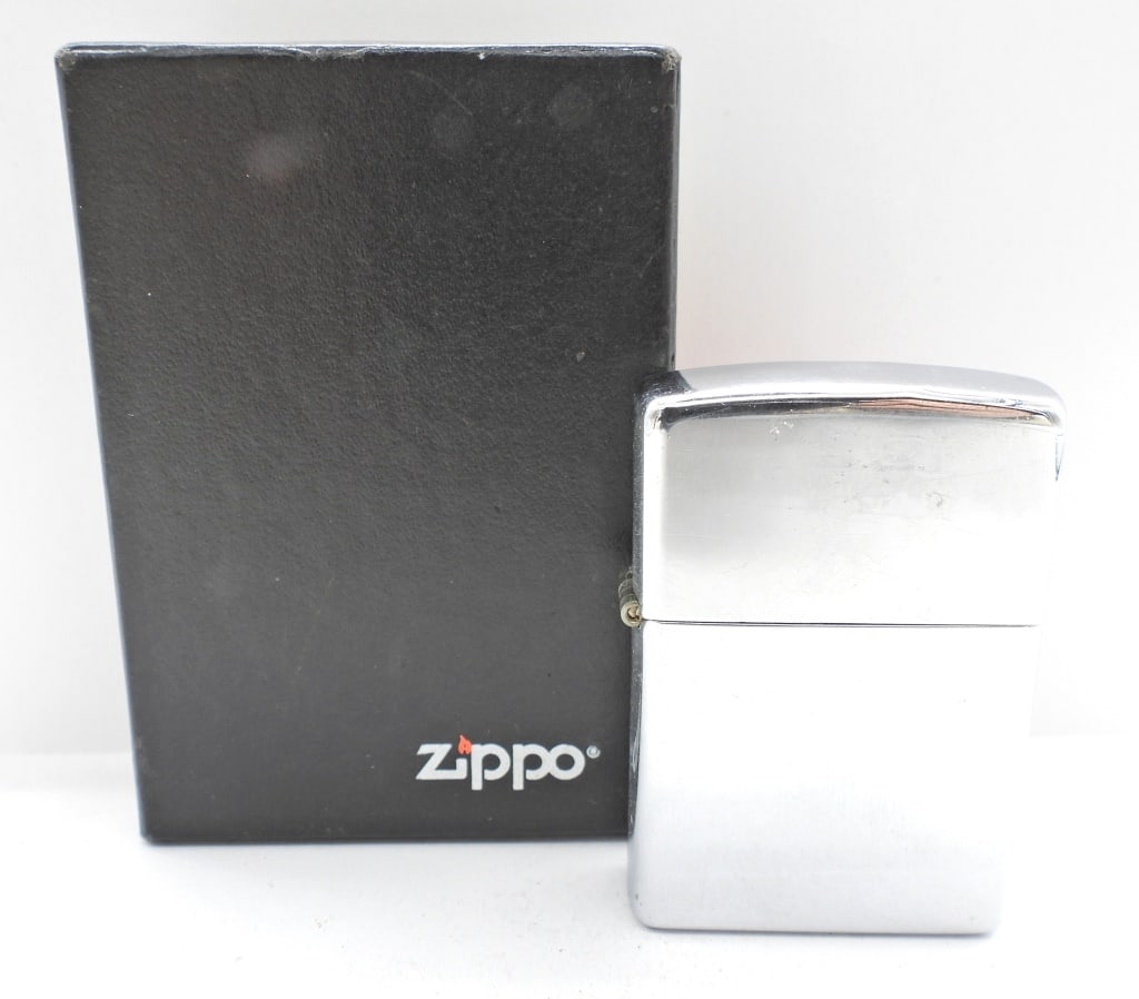 1997 SEALED ZIPPO LIGHTER (1 of 3)
