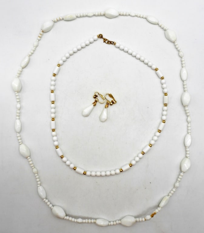 30"WHITE MILK GLASS NECKLACE / EARRINGS (1 of 1)