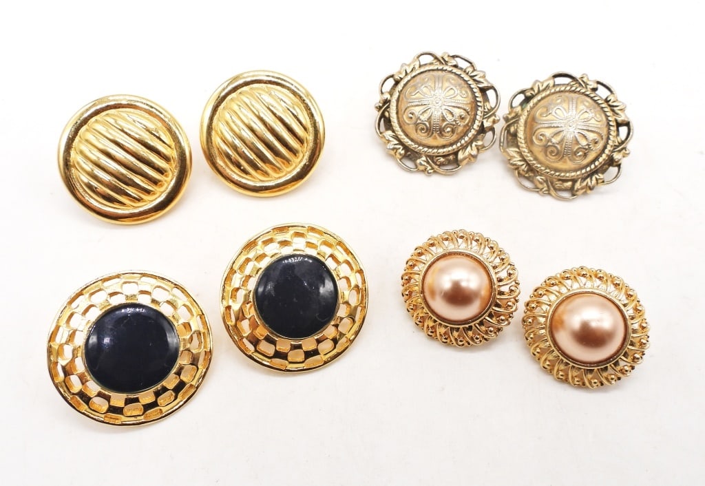 (4) CIRCLE GOLD TONE CLIP-ON EARRINGS: 1-PAIR IS MONET, NO MARKING ON THE OTHER, ALL DIFFERENT STYLES