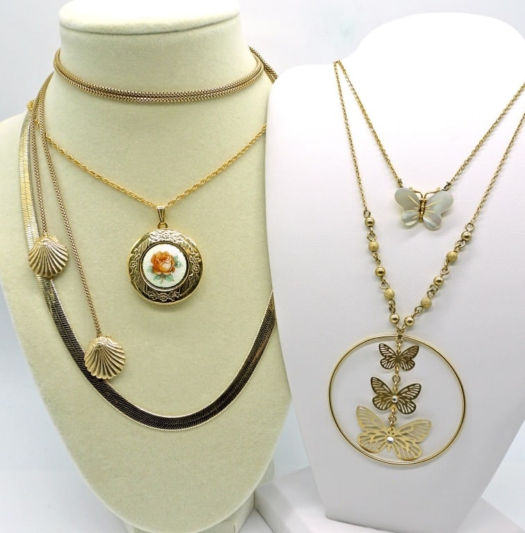 Vintage Gold Tone Necklaces (1 of 3)
