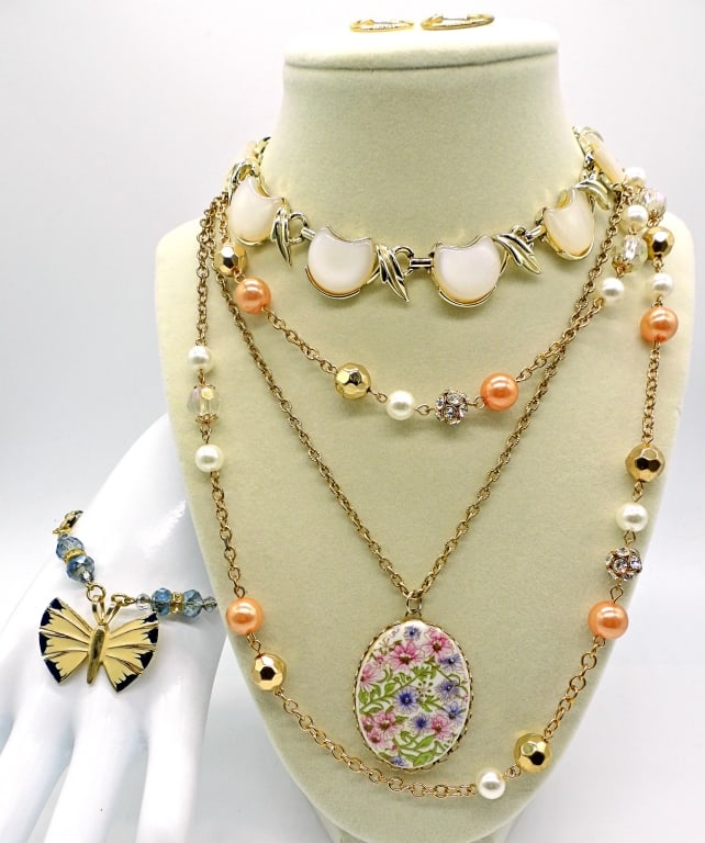 Vintage Jewelry set (1 of 6)