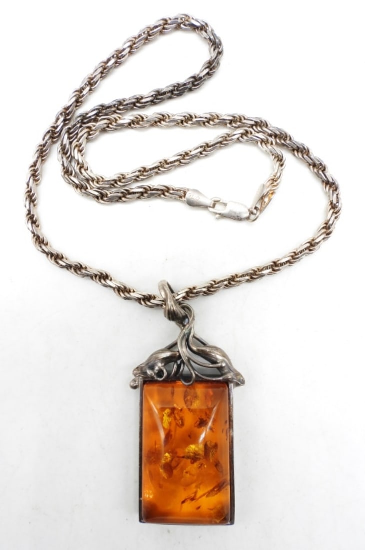 BALTIC AMBER STERLING NECKLACE (1 of 4)