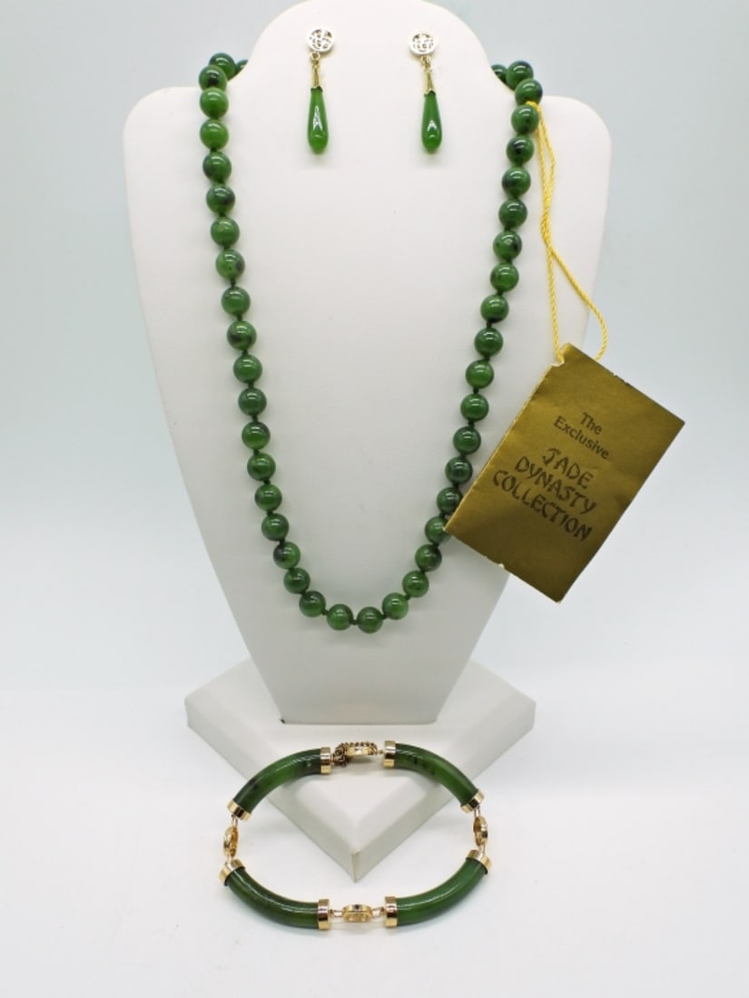 Genuine Green Jade Jewelry Set (1 of 4)