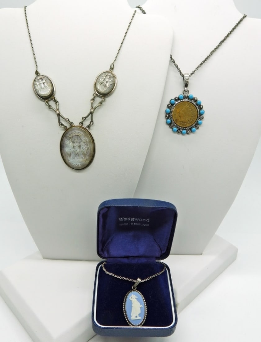 Vintage Cameos Necklaces (1 of 2)