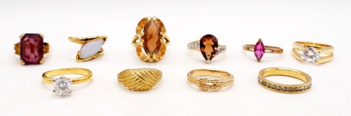 (10) VINTAGE GOLD TONE GEMSTONE RINGS