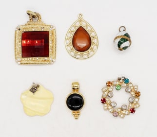 (6) GOLD TONE PENDANTS WITH BLACK ONYX