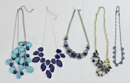 (5) CHUNKY BLUE ACCENT NECKLACE LOT