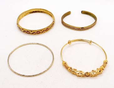 (4) VINTAGE GOLD TONE BRACELETS