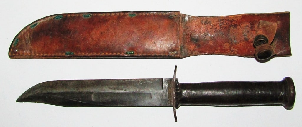 WWII Camillus NY Mark 2 Fighting Knife & Sheath (1 of 6)