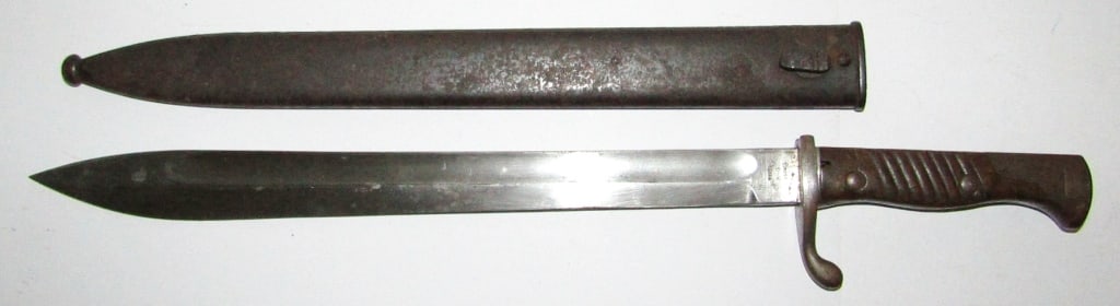 WW1 German Bayonet A-G Duisburg & Scabbard (1 of 7)