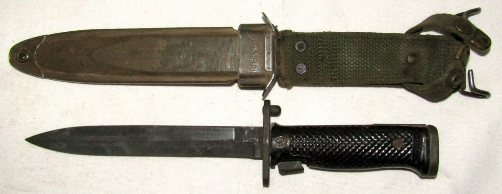 U.S. M5A1 Imperial Bayonet & U.S. M8A1 Scabbard (1 of 4)
