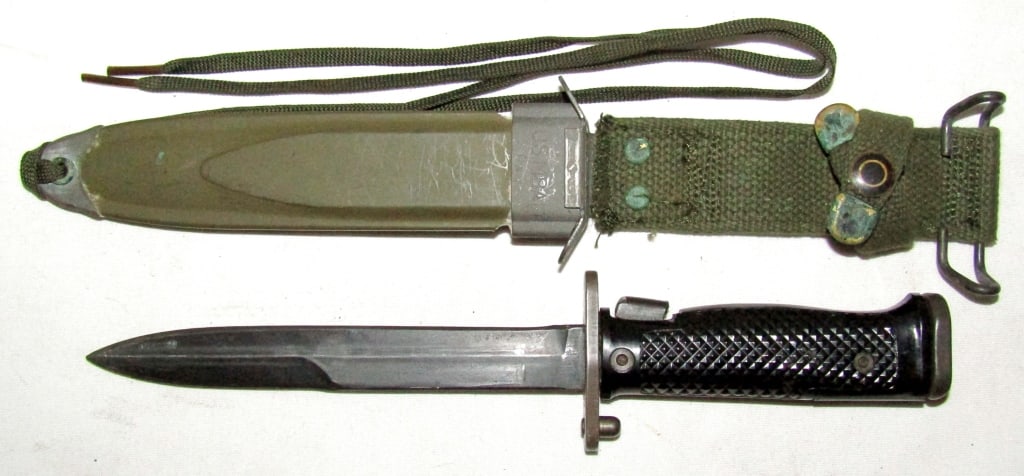 U.S. Milpar Col. M5A1 Bayonet & Scabbard: U.S. M8A1 PWH Scabbard; 6 5/8" Blade, 11 3/8" Overall.
