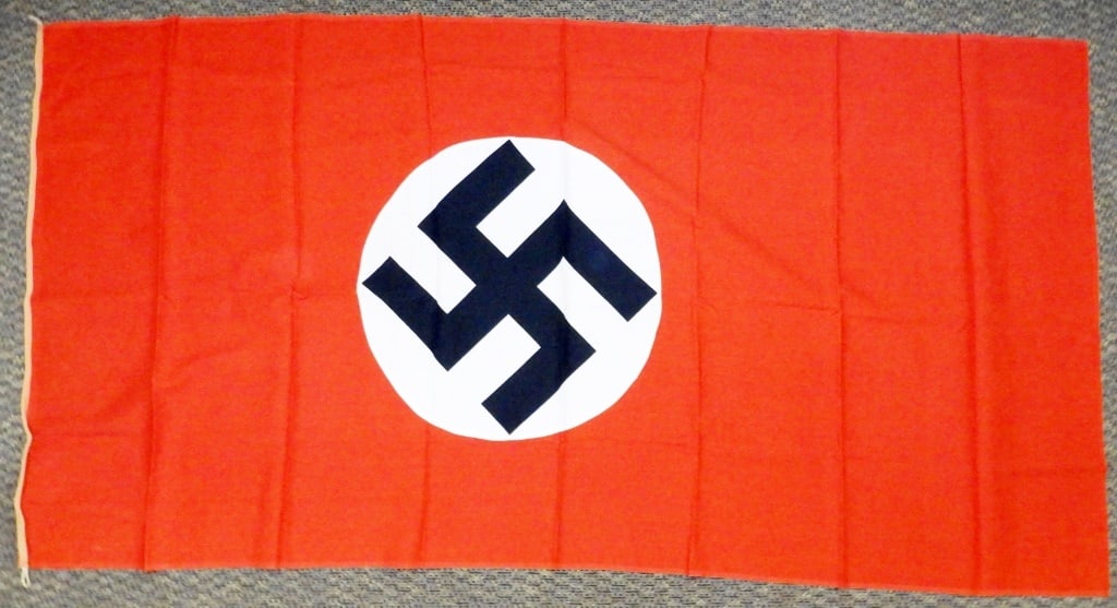 GERMAN WAR BANNER w/GERMAN EMBLEM (1 of 2)