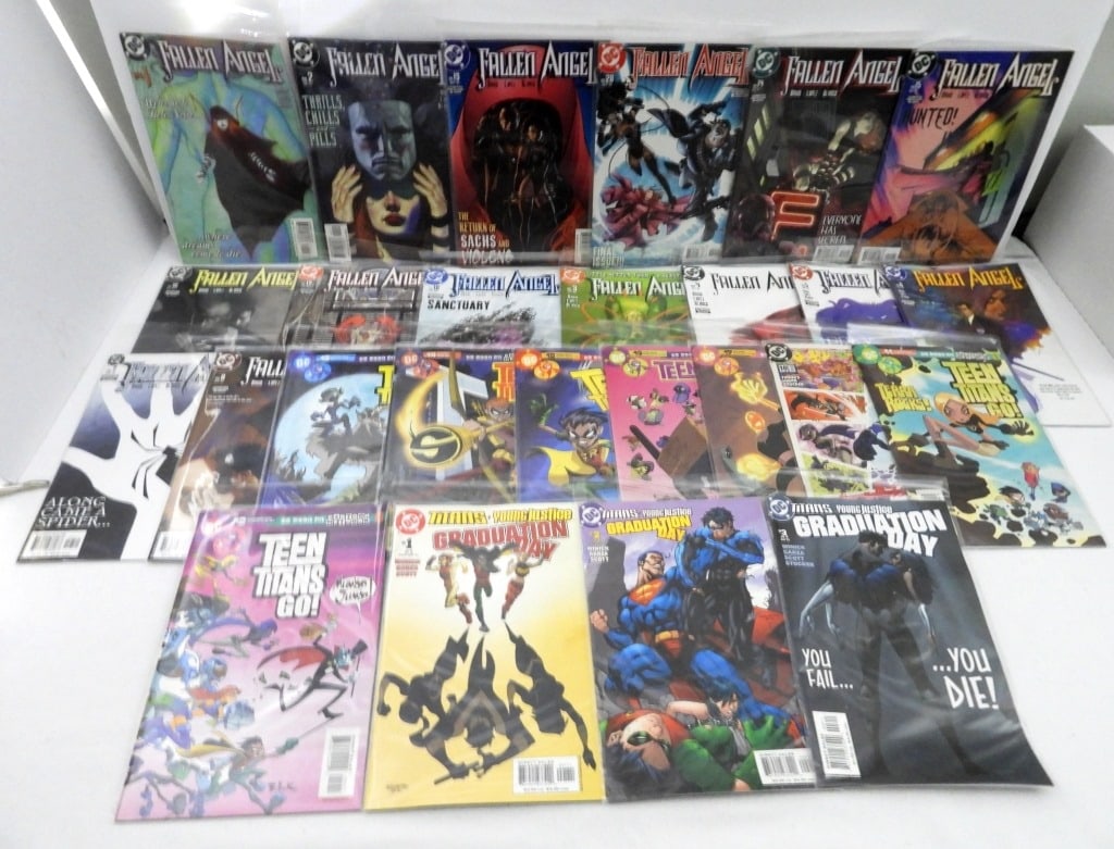 (26) MODERN DC COMICS - TEEN TITANS (1 of 2)