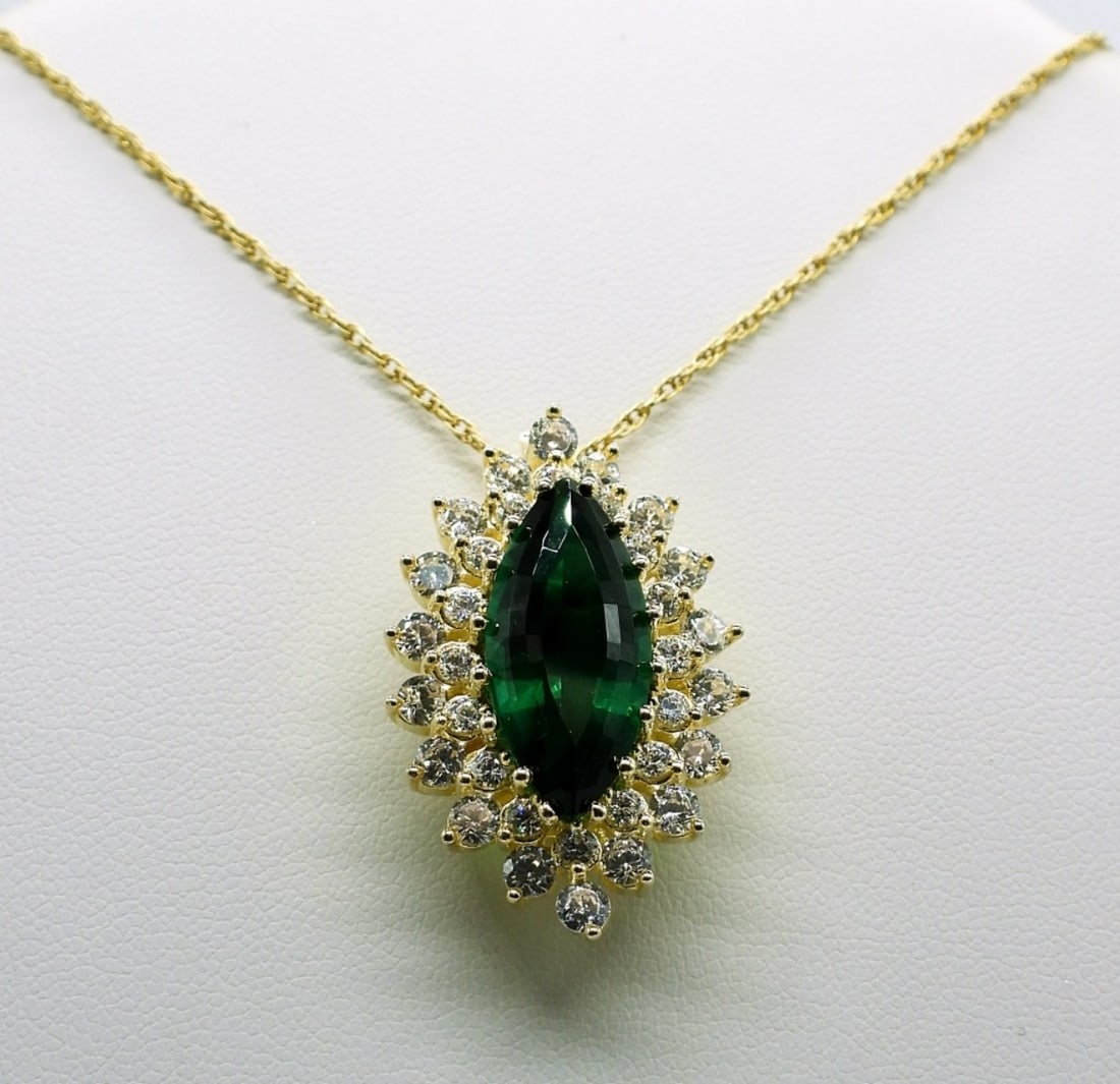 925 Gold Tone Emerald Colored Necklace (1 of 2)