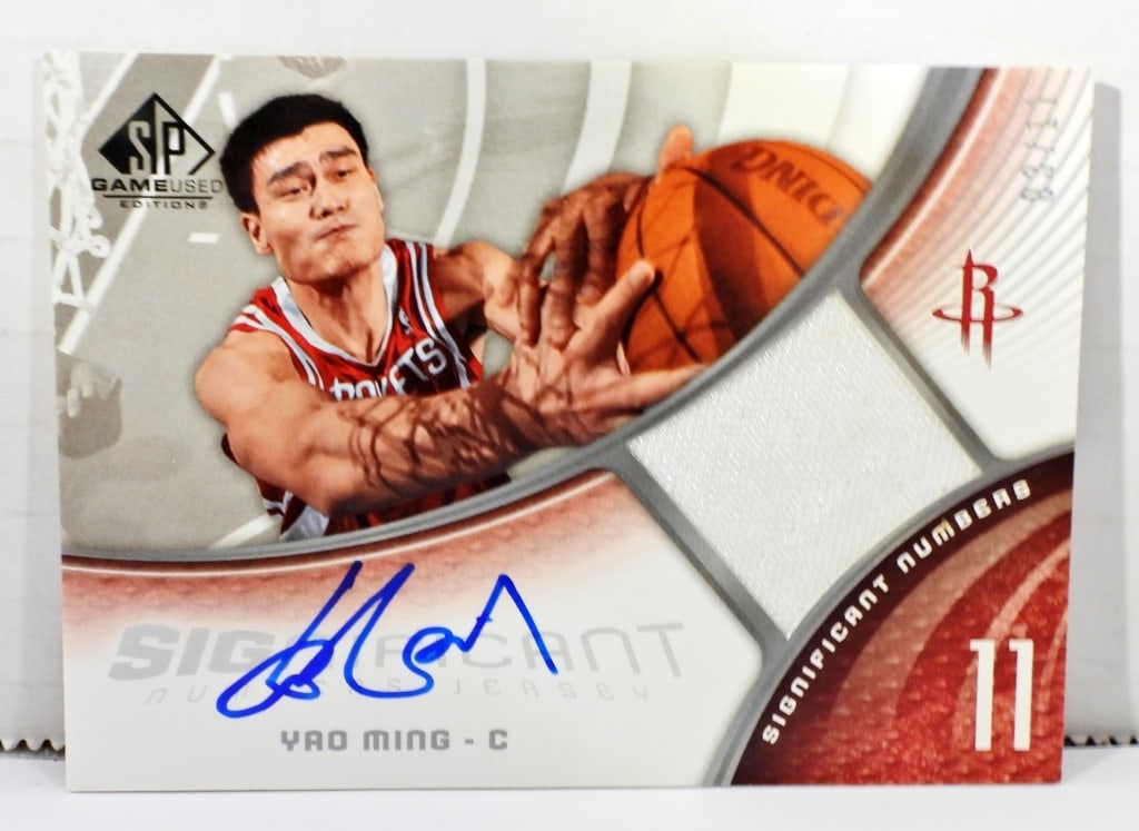 YAO MING AUTOGRAPH PATCH CARD UPPER DECK (1 of 2)