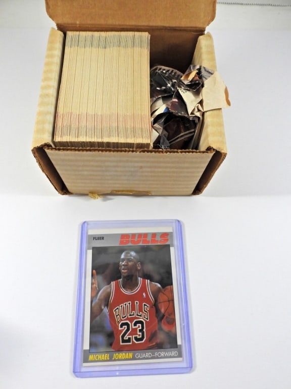 1987-88 FLEER BASKETBALL SET with JORDAN: VERY NICE NM/MT - MICHAEL JORDAN NM+ - LOADED with STARS - COMPLETE 132 (checklist is marked)