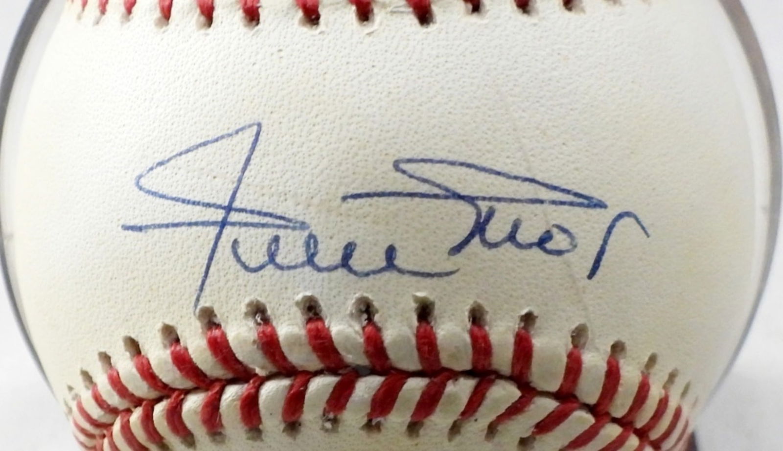 WILLIE MAYS SIGNED BASEBALL WITH COA (1 of 3)
