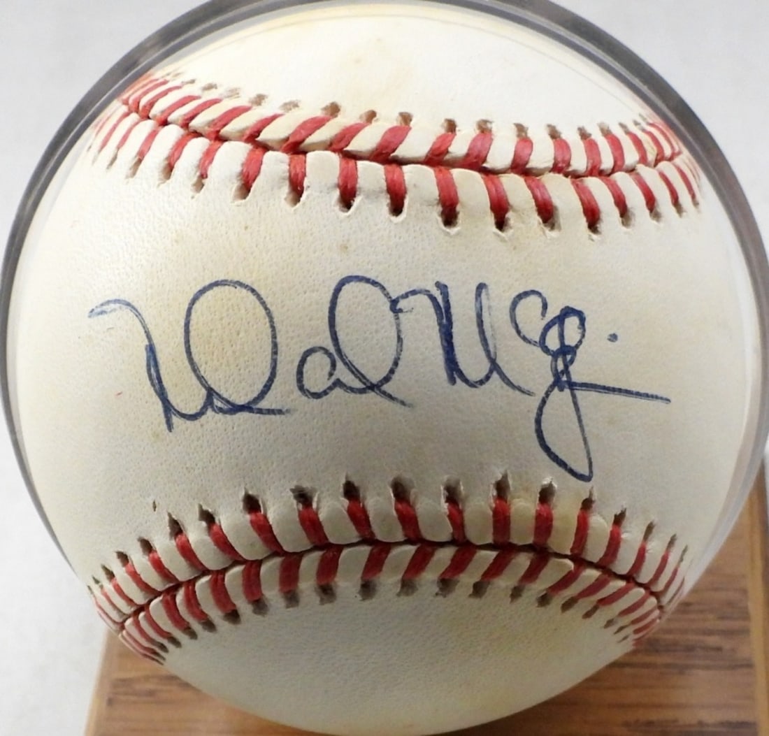 MARK McGWIRE AUTOGRAPHED BASEBALL (1 of 3)