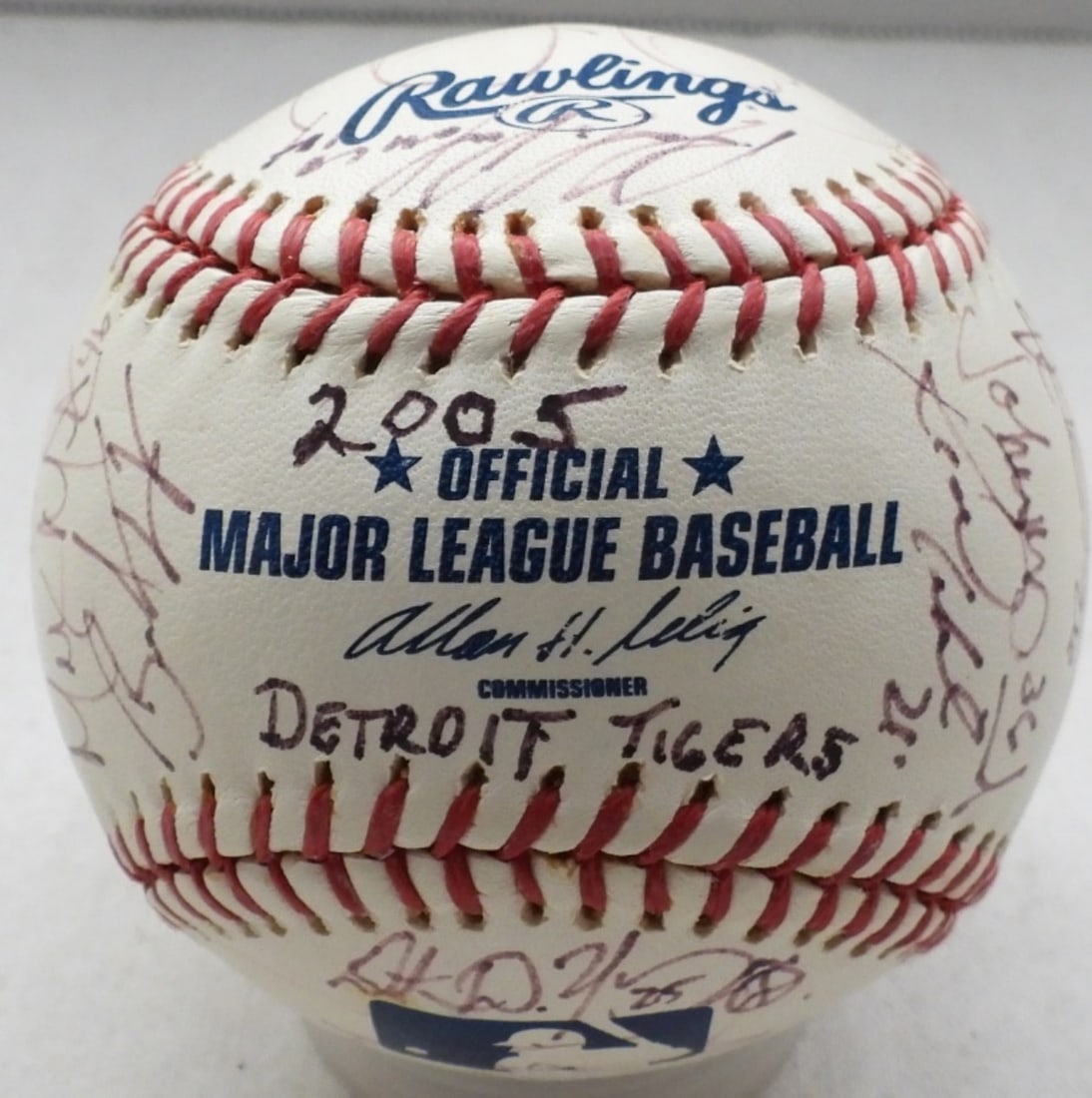 2005 DETROIT TIGERS TEAM SIGNED BASEBALL (1 of 5)