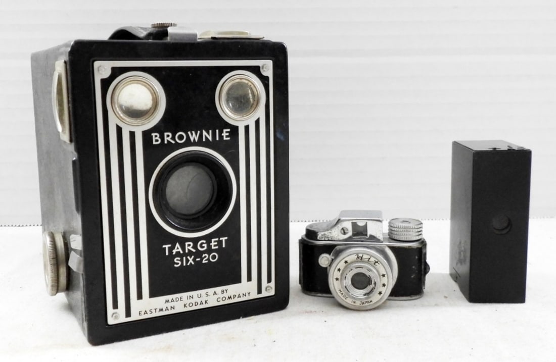 (3) VINTAGE CAMERAS - BROWNIE TARGET: MINI "HIT" & SLIDE OUT BOX CAMERA - ALL UNTESTED