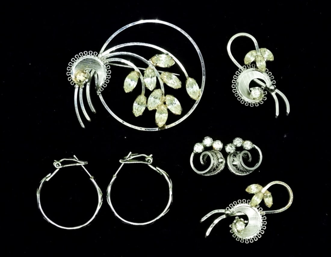 Vintage Rhinestone Set, Brooch & Earrings (1 of 3)