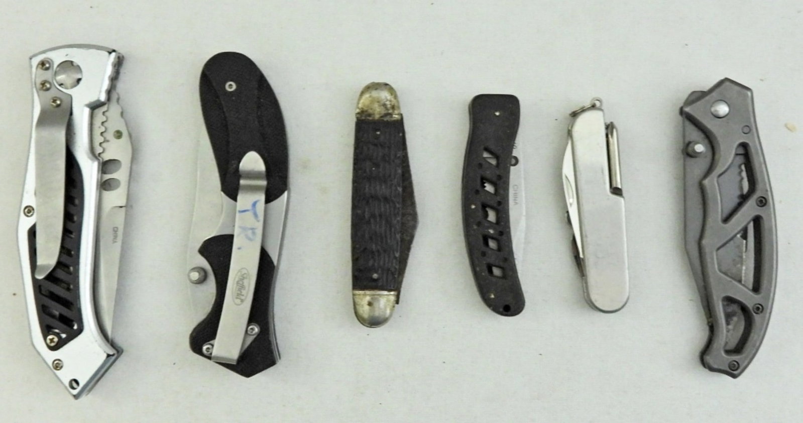 (6) POCKET KNIVES: DIFFERENT STYLES AND SIZES