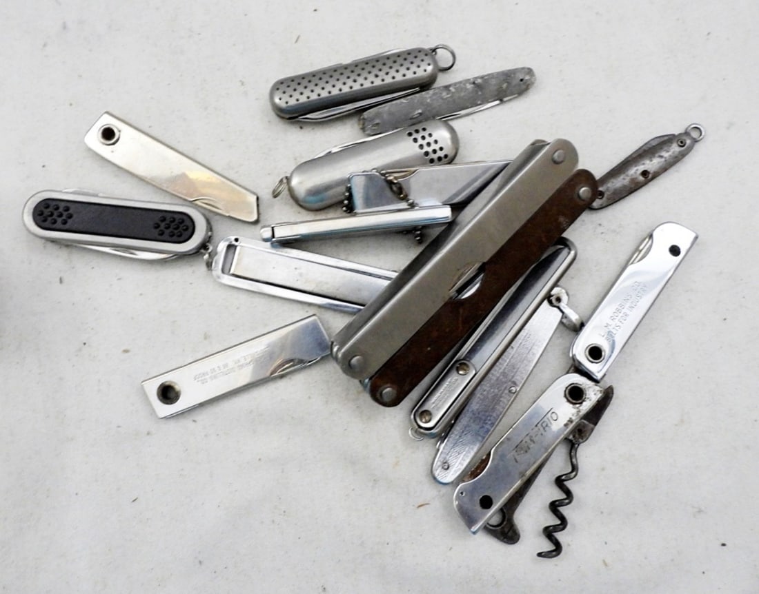 (17) Vintage Folding Pocket Knives (1 of 2)