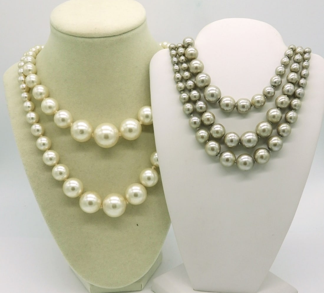 2 Vintage Chunky Pearl Necklaces (1 of 5)
