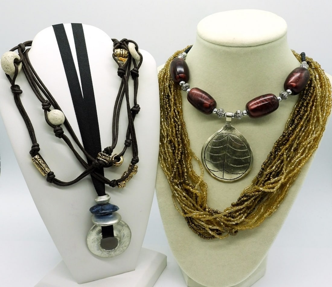 (4) Chunky Fashion Necklaces (1 of 3)