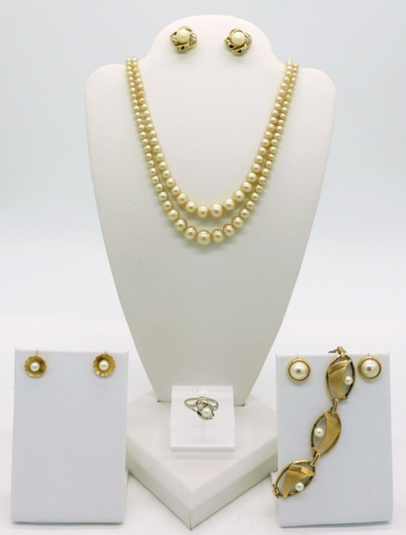 Vintage Pearl Set of 6 (1 of 5)