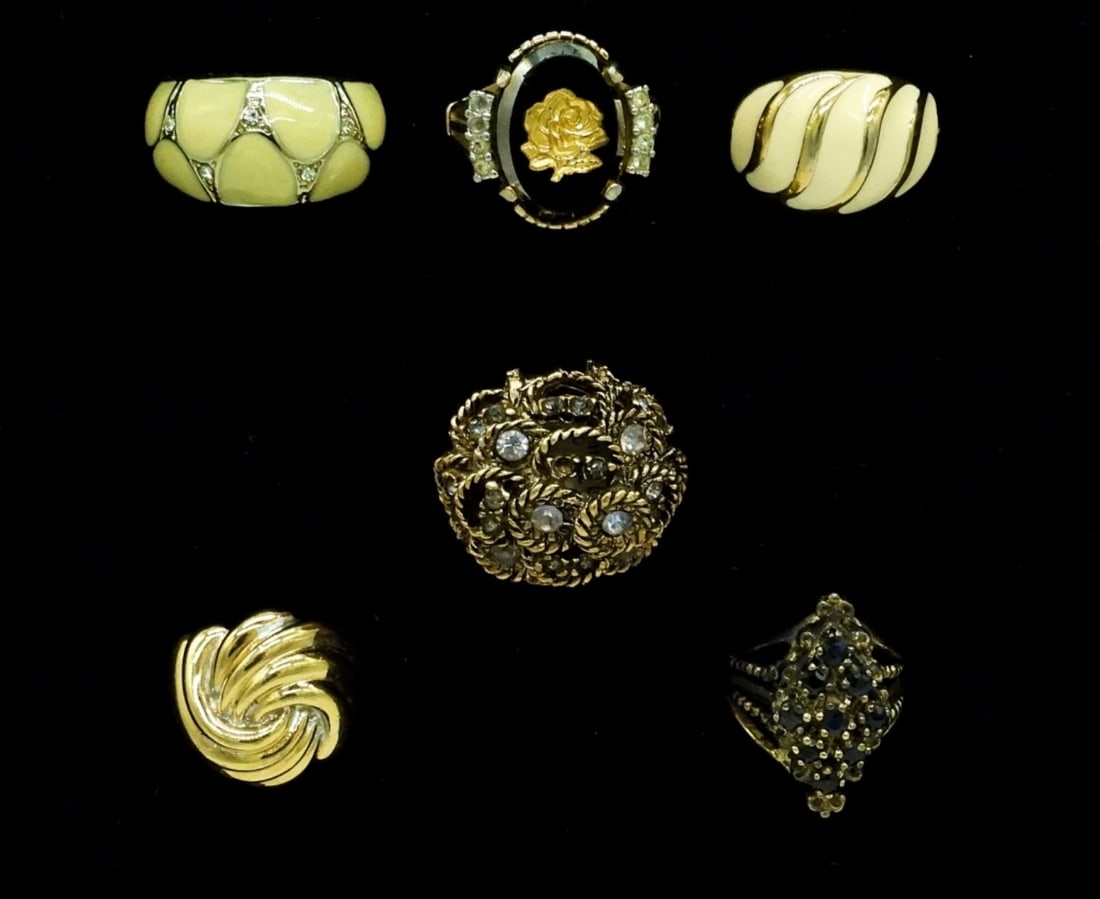 6 Gold Tone Vintage Rings (1 of 2)