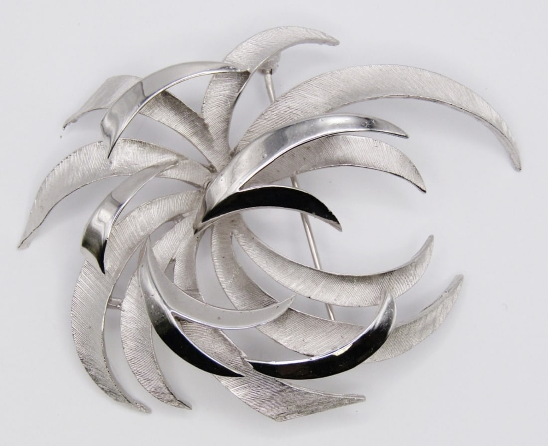 VINTAGE CROWN TRIFARI FIREWORK BROOCH: 3" SILVER TONE W/ MIXED TEXTURE