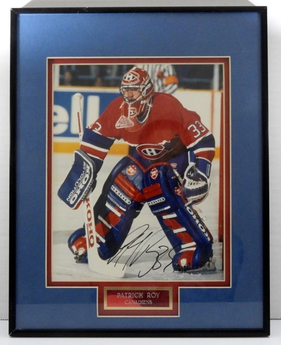 PATRICK ROY AUTOGRAPHED PICTURE - COA (1 of 3)