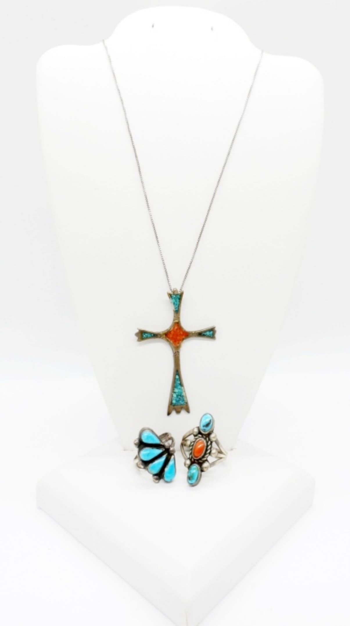 VINTAGE TURQUOISE & CORAL LOT: (1 of 3)