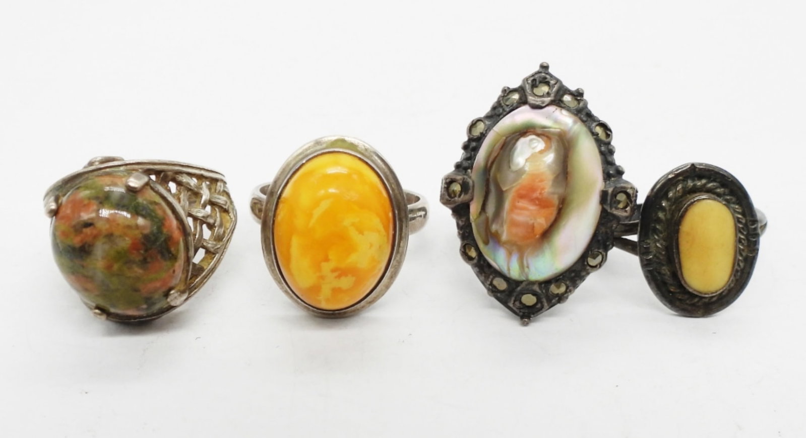 (4) VINTAGE SHELL & NATURAL STONE RINGS: 13.2 DWT. SIZES: 5.5, 7.5, 6, 4. SIZE 4 SHELL RING BAND NEEDS REPAIR