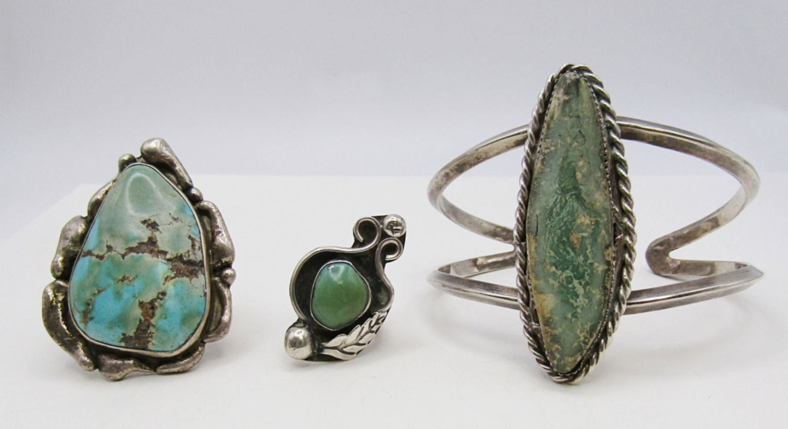 BEAUTIFUL TURQUOISE & GREEN COLOR LOT (1 of 8)