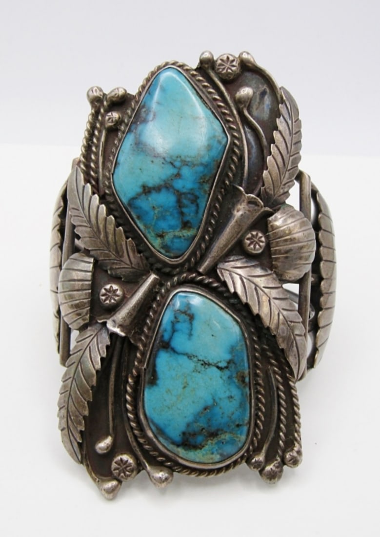 NATIVE AMERICAN LARGE TURQUOISE CUFF (1 of 5)