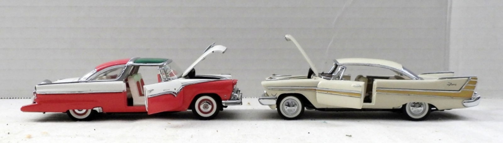 (2) FRANKLIN MINT PRECISION MODEL CARS (1 of 3)