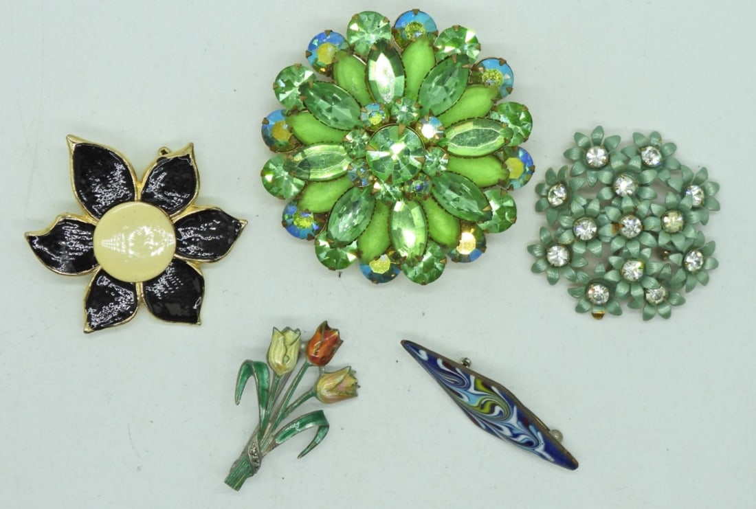 Uranium Vintage Glass Brooch & 4 More (1 of 2)