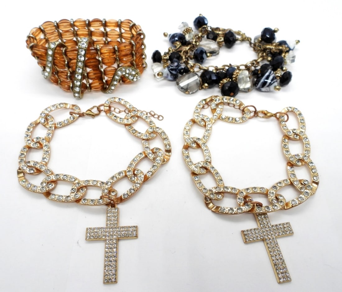 4 Chunky Costume Bracelets (1 of 3)