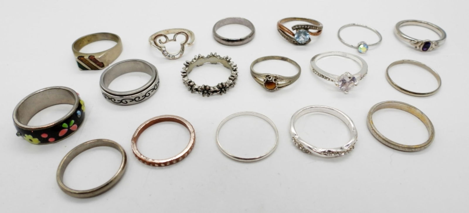 17 Silver Tone Women's Rings (1 of 3)