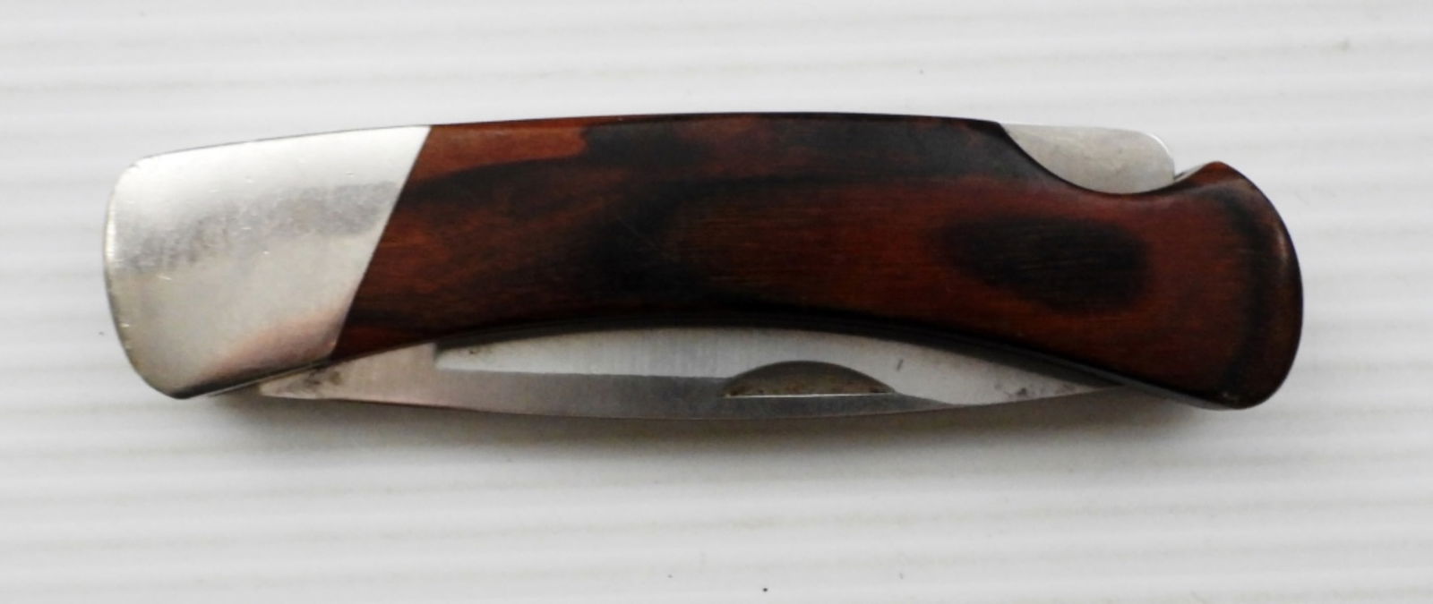 BUCK 550 LOCK BACK WOOD HANDLE KNIFE (1 of 3)