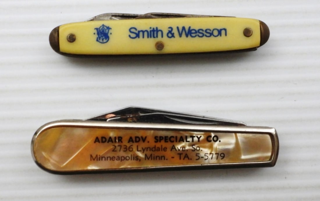 (2) ADVERTISING KNIVES - SMITH & WESSON (1 of 3)