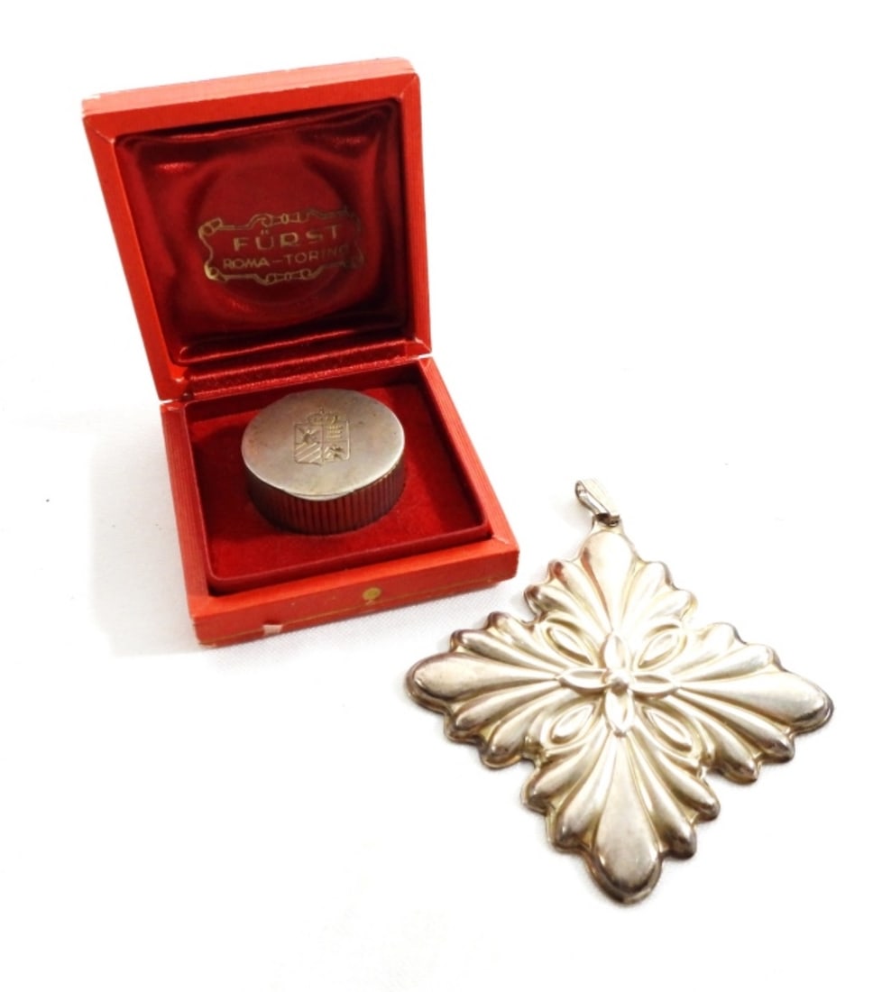 .800 SILVER FURST ROMA-TORING PILL BOX: TRINKET BOX in it's ORIGINAL BOX plus STERLING REED & BARTON CHRISTMAS ORNAMENT