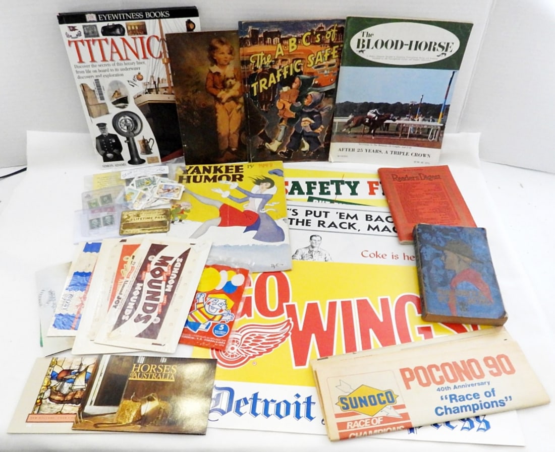 VINTAGE PERIODICAL / BOOK / PHAMLET (1 of 5)