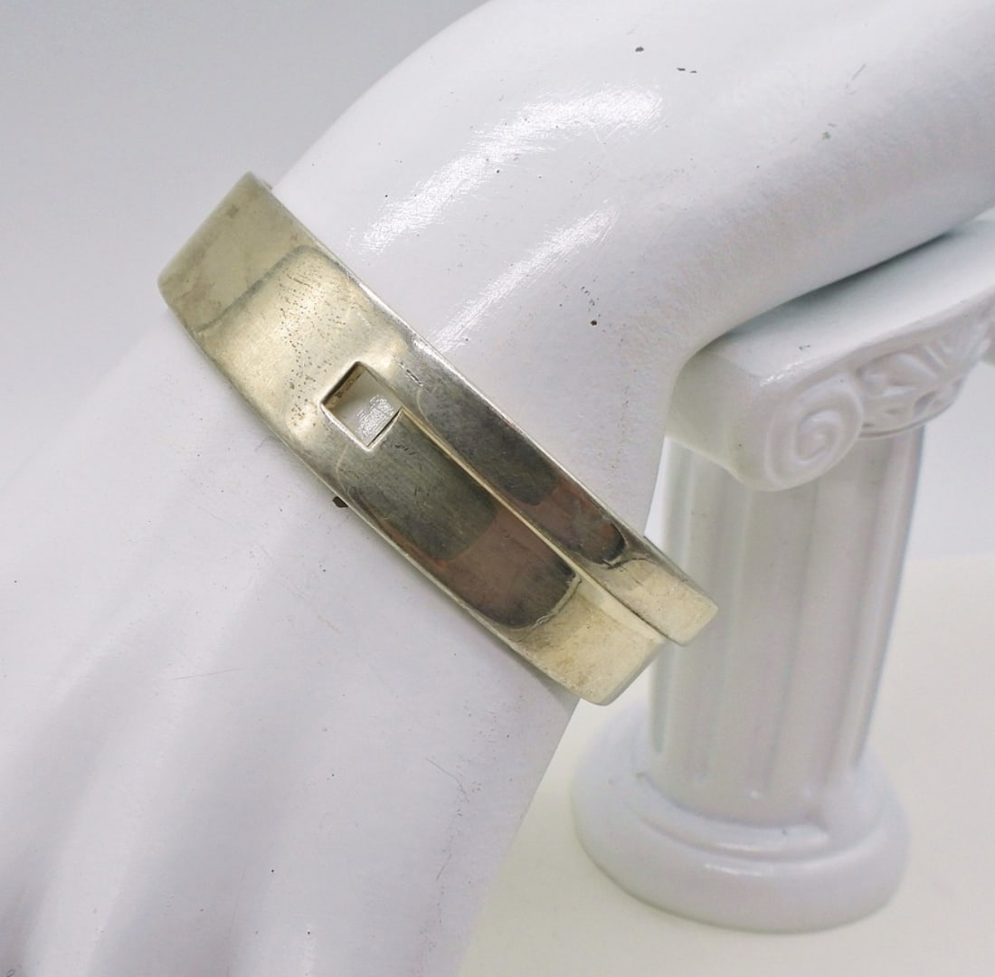 Sterling GUCCI Cuff Bracelet (1 of 3)