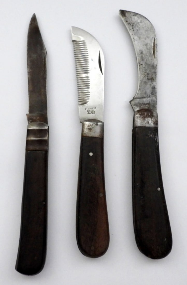 (3) SINGLE BLADE FOLDING POCKET KNIVES (1 of 3)