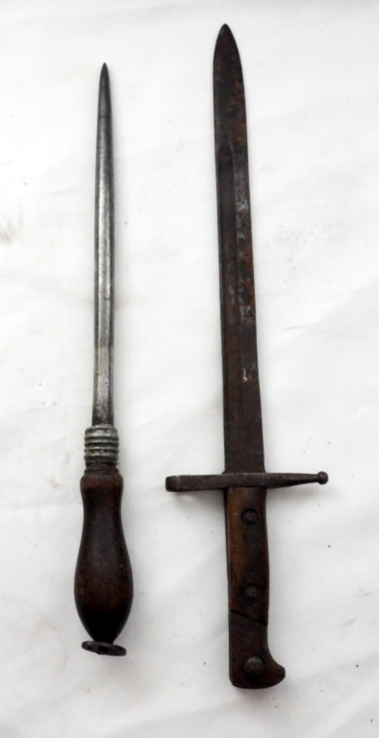 VINTAGE BAYONET HK 9931 & PRONG: with WOOD HANDLE