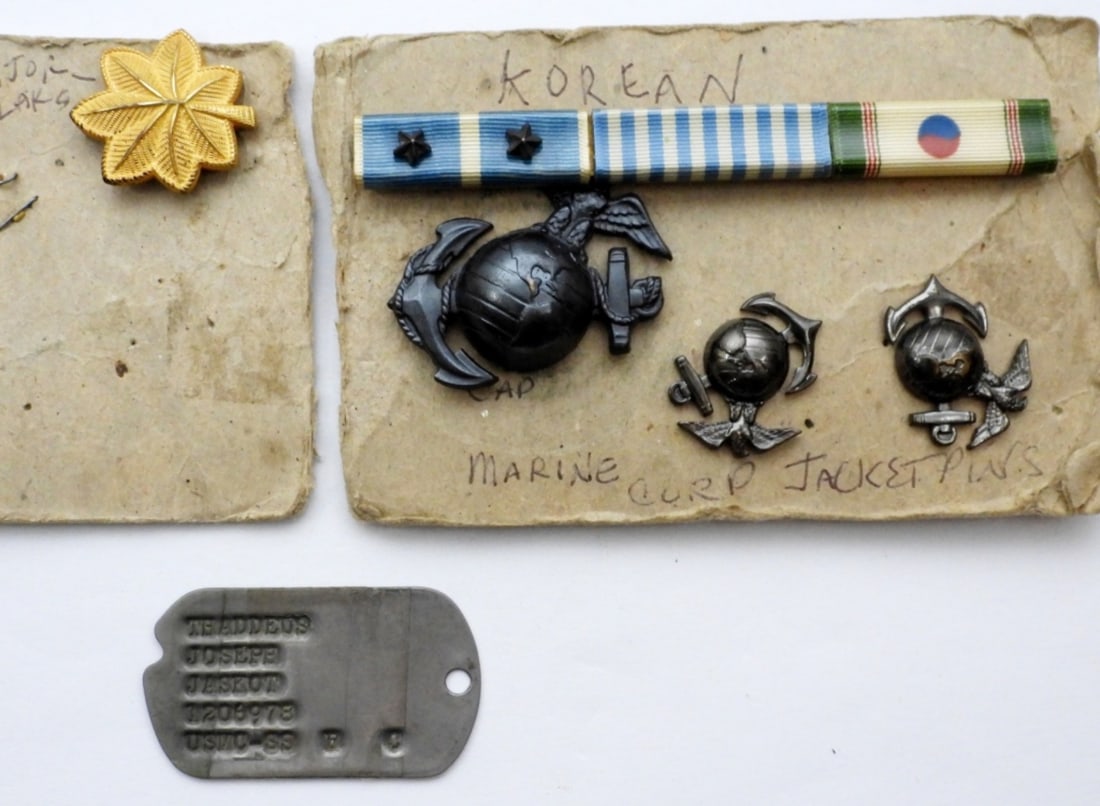 VINTAGE MARINE CORP LOT w/DOG TAG: KOREAN RIBBON BAR, PINS & MORE